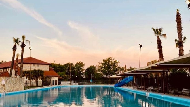 San Antonio's Woodlawn Pool.