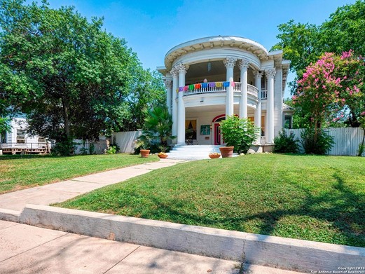 A 1920 San Antonio mansion of produce magnate Richard Pruitt is for sale